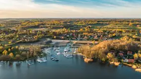 Przystań Nautica i kwietniowy zachód słońca z drona - zdjęcie 29