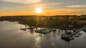 Przystań Nautica i kwietniowy zachód słońca z drona - zdjęcie 38