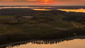 Zachód słońca nad jeziorem Lemięt, północne szlaki Mazur z drona - zdjęcie 19
