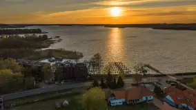Zachód słońca nad jeziorem Święcajty w Ogonkach i porcie 69 - zdjęcie 1