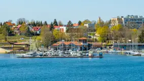 Porty w Wilkasach nad jeziorem Niegocin z drona, maj 2026 r. - zdjęcie 2