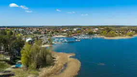 Porty w Wilkasach nad jeziorem Niegocin z drona, maj 2026 r. - zdjęcie 28