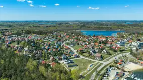 Porty w Wilkasach nad jeziorem Niegocin z drona, maj 2026 r. - zdjęcie 9