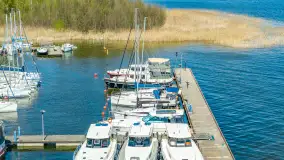 Porty w Wilkasach nad jeziorem Niegocin z drona, maj 2026 r. - zdjęcie 24