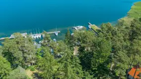 Resort Niegocin, port partnerski Mazury24 w sezonie 2026 z lotu ptaka - zdjęcie 12