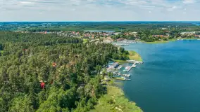 Resort Niegocin, port partnerski Mazury24 w sezonie 2026 z lotu ptaka - zdjęcie 6