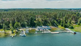 Resort Niegocin, port partnerski Mazury24 w sezonie 2026 z lotu ptaka - zdjęcie 25