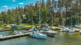 Resort Niegocin, port partnerski Mazury24 w sezonie 2026 z lotu ptaka - zdjęcie 20