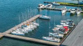 Resort Niegocin, port partnerski Mazury24 w sezonie 2026 z lotu ptaka - zdjęcie 33