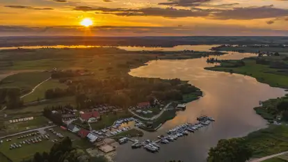 Zachód słońca nad jeziorem Górkło, Marina Górkło, lipiec 2026 r.