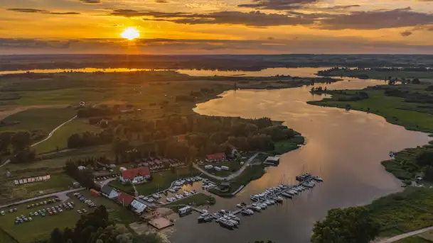 Zachód słońca nad jeziorem Górkło, Marina Górkło, lipiec 2026 r.