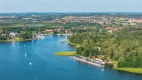 Jezioro Kisajno, jedno z najpiękniejszych mazurskich jezior z lotu ptaka - zdjęcie 6