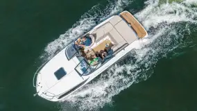 Bayliner VR6 z floty MazuryMyLove — nowoczesna motorówka z Giżycka - zdjęcie 2