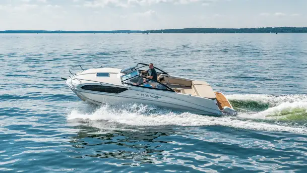 Bayliner VR6 z floty MazuryMyLove — nowoczesna motorówka z Giżycka - zdjęcie 8
