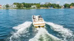 Bayliner VR6 z floty MazuryMyLove — nowoczesna motorówka z Giżycka - zdjęcie 10