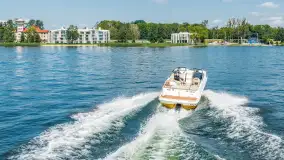 Bayliner VR6 z floty MazuryMyLove — nowoczesna motorówka z Giżycka - zdjęcie 11