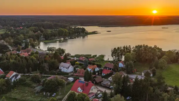 Zachód słońca nad jeziorem Mokrym, Zgon, sierpień 2026 r.