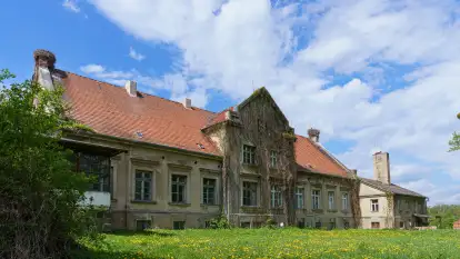 Dwór w Brzeźnicy