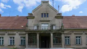 Dwór w Brzeźnicy - zdjęcie 11