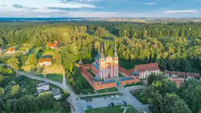 Barokowe Sanktuarium Maryjne w Świętej Lipce z lotu ptaka, sierpień 2026 r. - zdjęcie 12