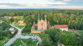 Barokowe Sanktuarium Maryjne w Świętej Lipce z lotu ptaka, sierpień 2026 r. - zdjęcie 7
