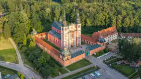 Barokowe Sanktuarium Maryjne w Świętej Lipce z lotu ptaka, sierpień 2026 r. - zdjęcie 2