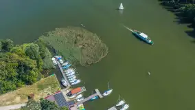Port Wodnik nad jeziorem Nidzkim z lotu ptaka, sierpień 2026 r. - zdjęcie 36