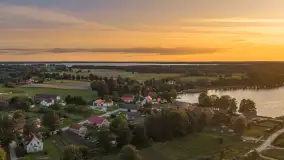Wieś i jezioro Harsz o zachodzie słońca na zdjęciach z lotu ptaka, sierpień 2026 .r - zdjęcie 18