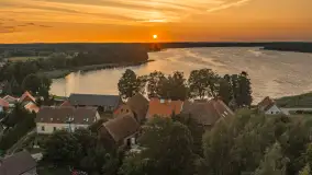 Wieś i jezioro Harsz o zachodzie słońca na zdjęciach z lotu ptaka, sierpień 2026 .r - zdjęcie 26