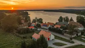 Wieś i jezioro Harsz o zachodzie słońca na zdjęciach z lotu ptaka, sierpień 2026 .r - zdjęcie 49