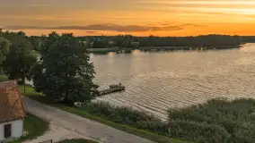 Wieś i jezioro Harsz o zachodzie słońca na zdjęciach z lotu ptaka, sierpień 2026 .r - zdjęcie 45