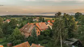 Wieś i jezioro Harsz o zachodzie słońca na zdjęciach z lotu ptaka, sierpień 2026 .r - zdjęcie 46