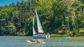 Port i ośrodek Wodnik nad jeziorem Nidzkim, sierpień 2026 r.