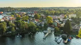 Pogodny weekend w Mikołajkach z drona, październik 2026 r. - zdjęcie 25