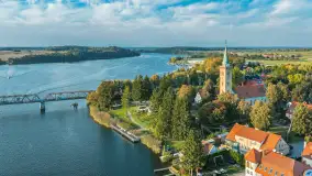 Pogodny weekend w Mikołajkach z drona, październik 2026 r. - zdjęcie 24