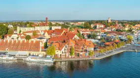 Pogodny weekend w Mikołajkach z drona, październik 2026 r. - zdjęcie 26