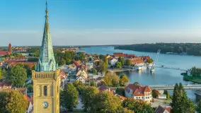 Pogodny weekend w Mikołajkach z drona, październik 2026 r. - zdjęcie 8
