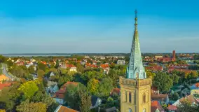Pogodny weekend w Mikołajkach z drona, październik 2026 r. - zdjęcie 22
