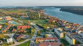 Pogodny weekend w Mikołajkach z drona, październik 2026 r. - zdjęcie 47