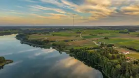 Jesienne kolory zachodzącego słońca nad jeziorem Wojnowo, październik 2026 r. - zdjęcie 9