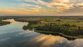 Jesienne kolory zachodzącego słońca nad jeziorem Wojnowo, październik 2026 r. - zdjęcie 23
