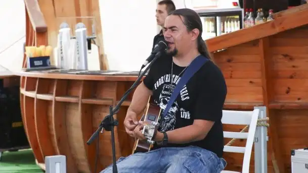 Zdjęcia: Gr0m w Tawernie Żagiel w Mikołajkach - zdjęcie 1