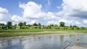 Zdjęcia: Malownicza i funkcjonalna plaża z czynu społecznego - zdjęcie 6