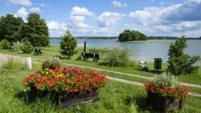 Zdjęcia: Malownicza i funkcjonalna plaża z czynu społecznego - zdjęcie 13