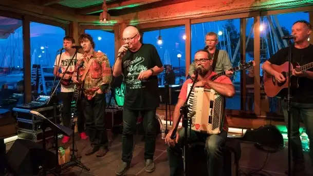 Zdjęcia: Port AZS-u oklaskiwał zespół Mechanicy Shanty - zdjęcie 10