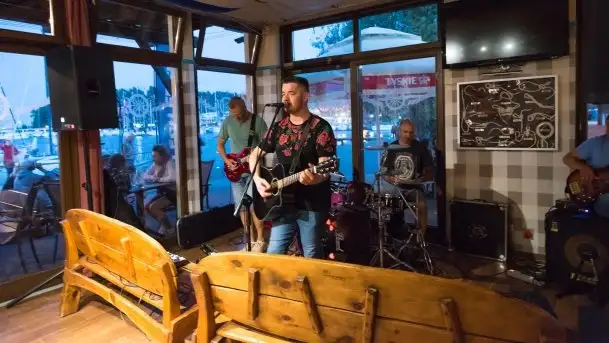 Zdjęcia: Tawerna DeZeTa rozbrzmiewała szantami - zdjęcie 9