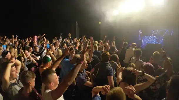 Zdjęcia: Energia, pasja i muzyka na scenie przy Mamrach - zdjęcie 9