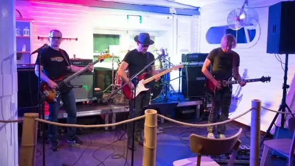 Zdjęcia: Baba Pruska gościła legendarną grupę blues-rockową - zdjęcie 3