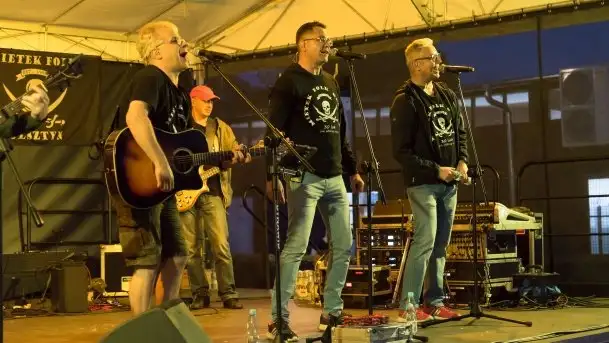 Zdjęcia: Publiczność uwielbia ich pełne humoru koncerty - zdjęcie 4