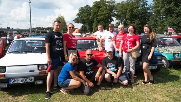 Zdjęcia:  Zlot "maluchów" w Giżycku. Nie ma klimy, ale jest klimat - zdjęcie 3